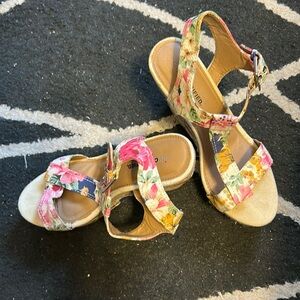 Summer wedges Size 9